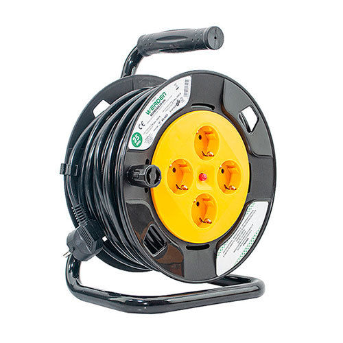 Extension cord winder with 4 bases of 25 meters