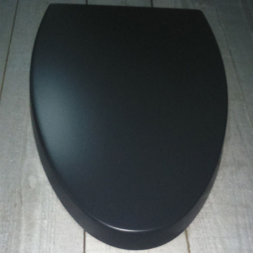 Tapa + asiento inodoro en resina modelo Basic serie Basic, acabado en negro mate.
